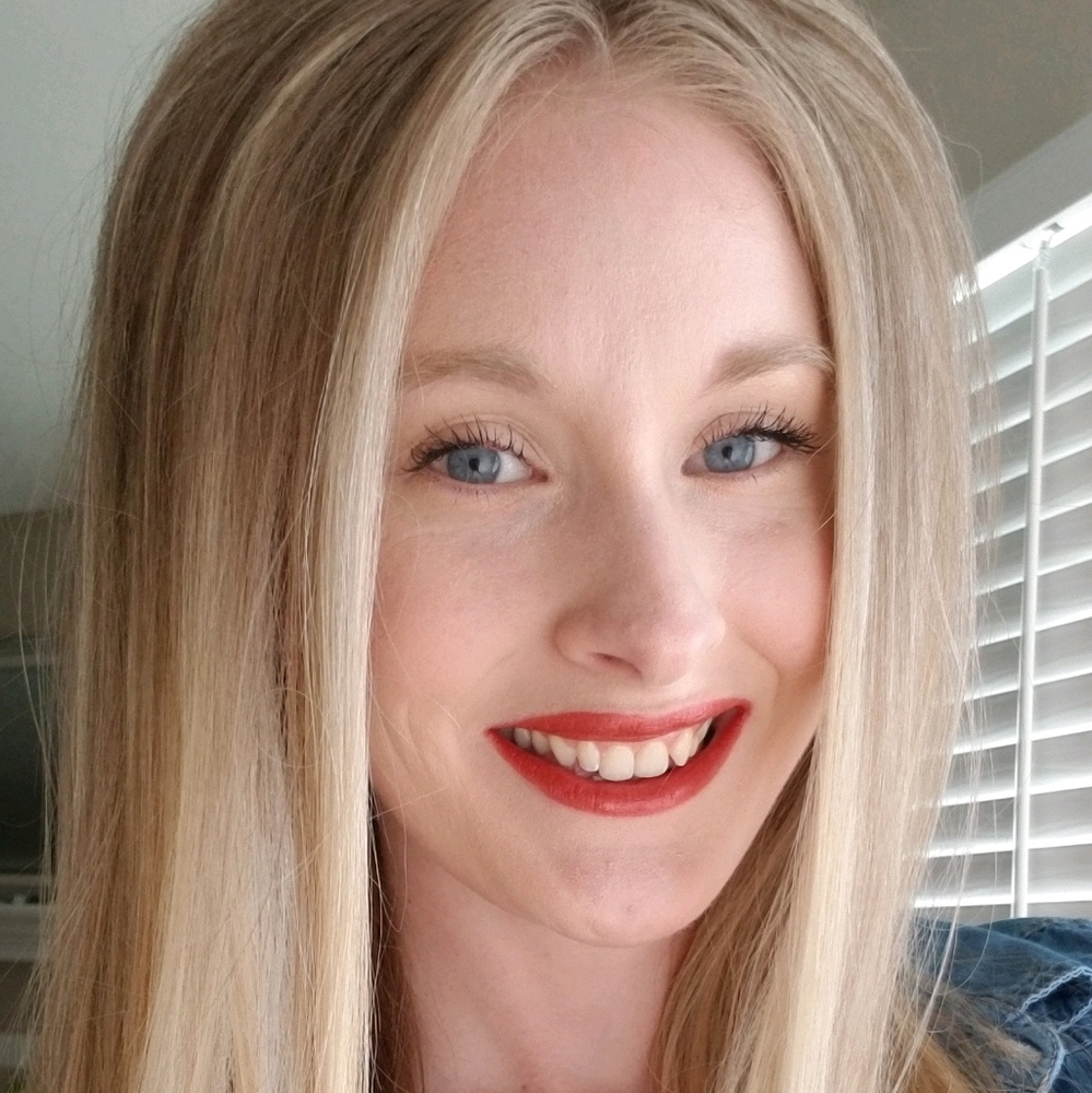 Meet your Posher, Courtney